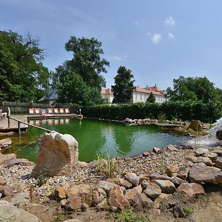 Maxmilian Lifestyle Resort Louceň Bagian luar foto